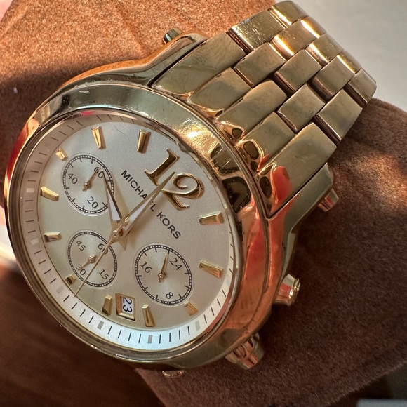 Michael Kors Watch - Picture 4 of 4